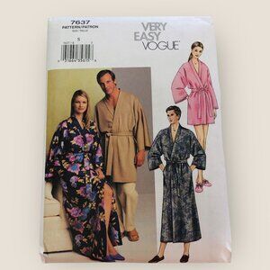 Vintage Vogue Sewing Pattern 7637 Unisex Robe Size Small